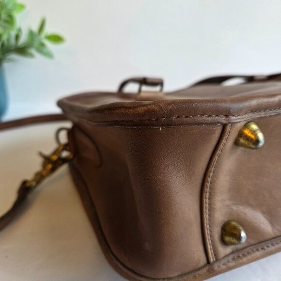 EUC & HTF Vintage Coach Skinny Flight Bag (#9706) in Putty - Picture 7 of 15